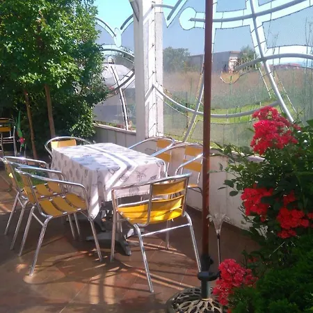 семеен фреш Хотел Равда