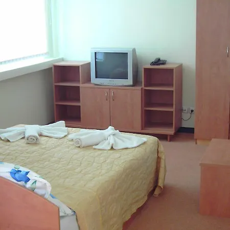 Хотел семеен фреш