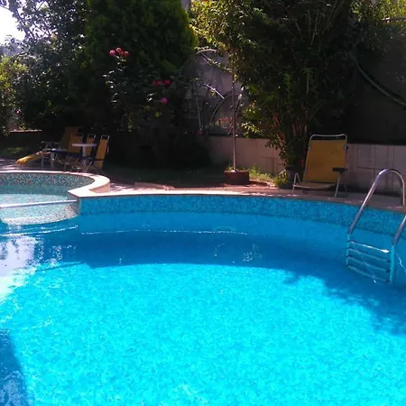 семеен фреш Хотел Равда