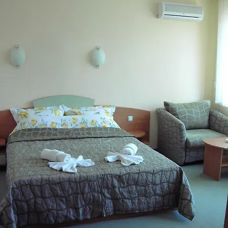 Хотел семеен фреш 3*